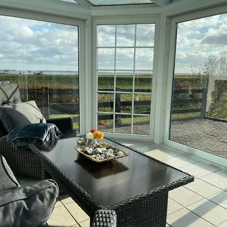 Suderhaus Hiddensee * Neuendorf (Hiddensee)